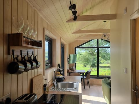 Top Airbnb: Howgill Hideaway's Orchard Cabin in Sedbergh
