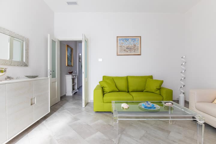 Charming Home With Terrace, Close To The Sea - Viareggio