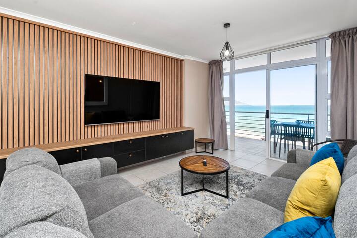 The Waves Luxury Apartment gallery image 2