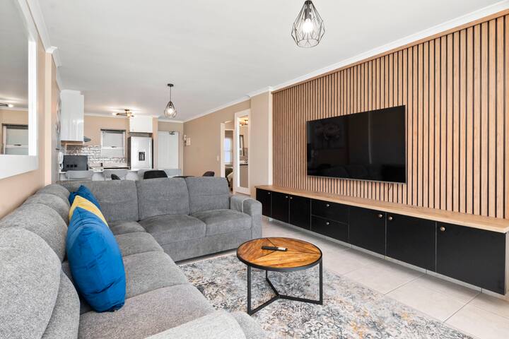 The Waves Luxury Apartment gallery image 4