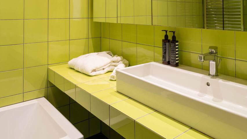 Three bedroom apartment gallery image 3