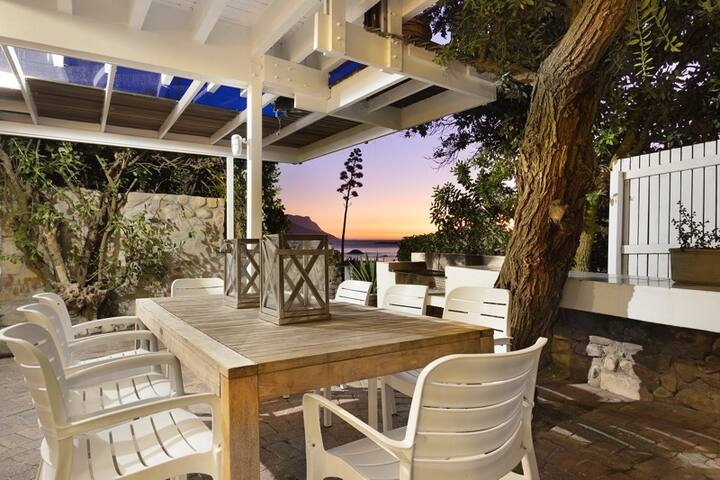 GlenBeachBungalow with Direct Beach Access gallery image 5