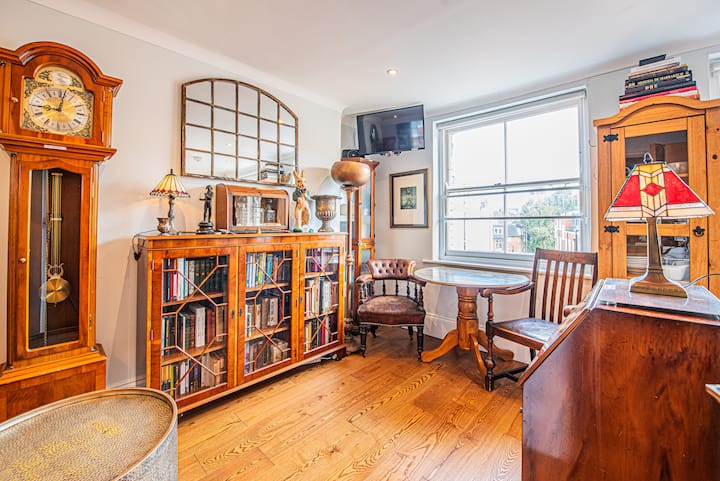 Stylish 1-bed Flat In Soho - Prime Central London - London