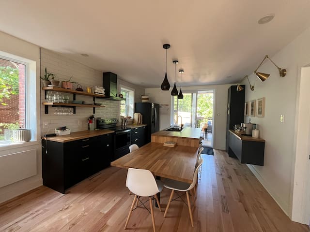 Maison de ville, jardin et sauna