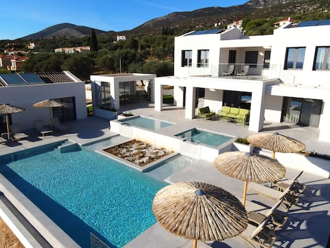 Villa Insieme - New, Luxurious Modern Villa