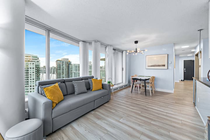 Stunning View-lavishly Decorated-centre Of Van - Vancouver