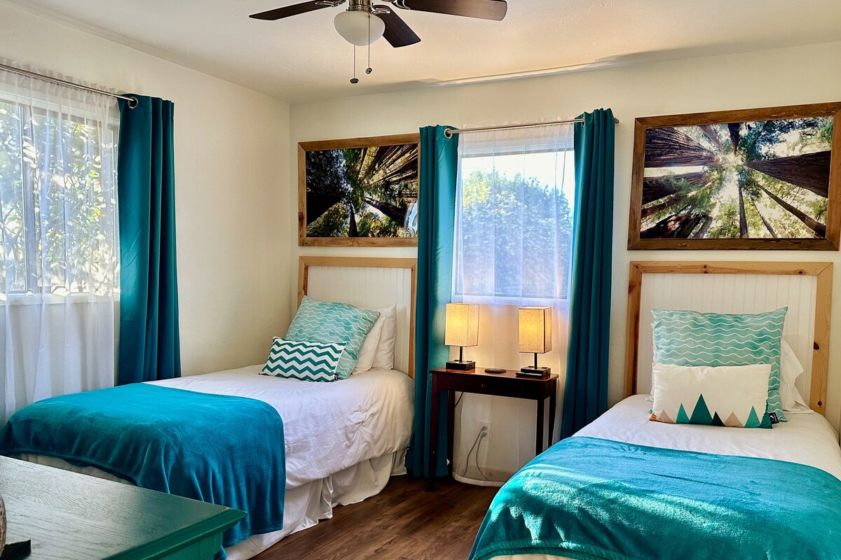 Dormitorio doble con TV de 55 pulgadas