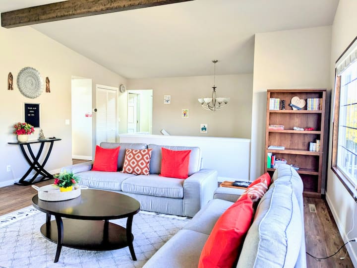 Peaceful Lakehouse - Moses Lake, WA