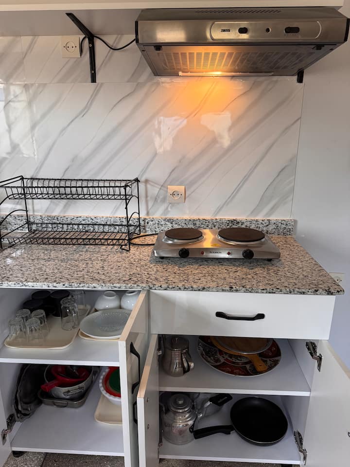 Sunny Studio Close To Everything + Fast Wifi - Salé