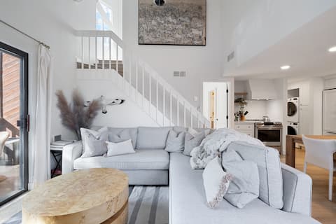 Popular Airbnb listing: Steps to Lift | 2BR | Hot Tub in Snyderville