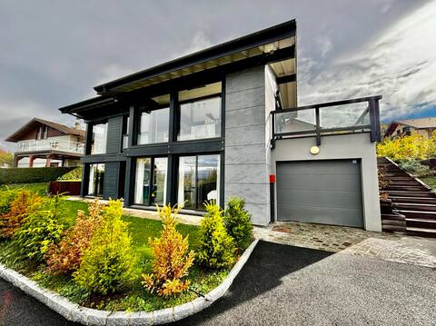 Beautiful Lake View Villa