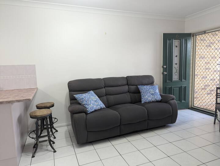 Thurston Palms Apartment. - Rockhampton Airport
