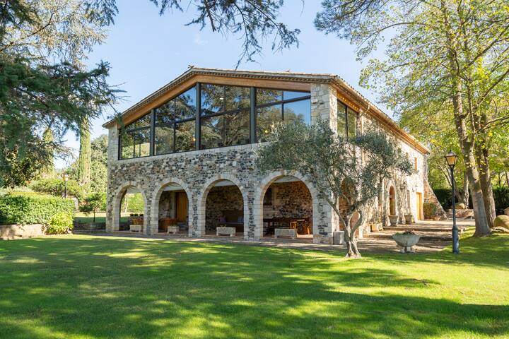 Charming Luxury Villa in Girona. Mas LLauger gallery image 2
