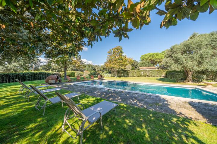 Charming Luxury Villa in Girona. Mas LLauger gallery image 3