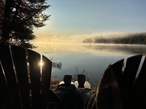 Peaceful Lakefront Retreat