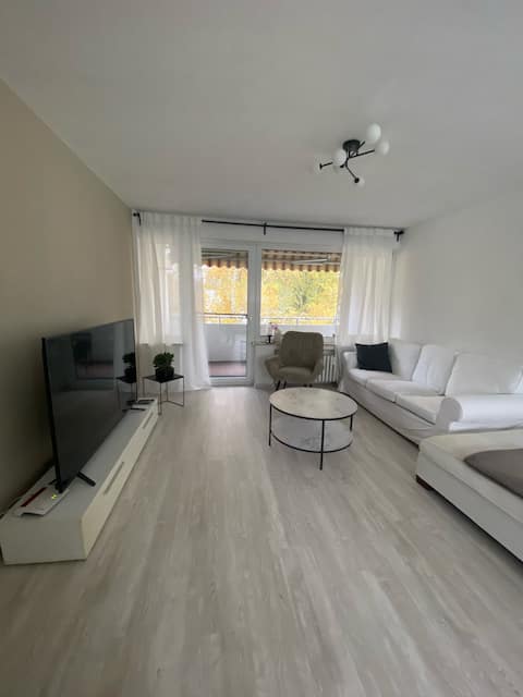 Central 3-room apartment with balcony (near fair)