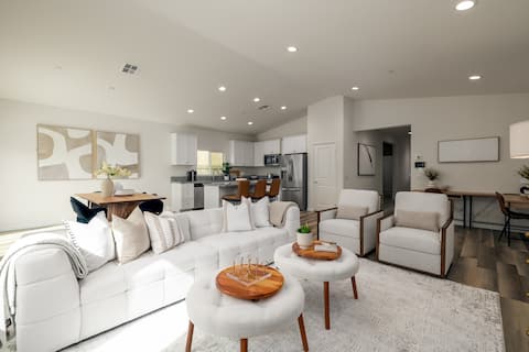 Modern Elegance 4 Br/3 BA