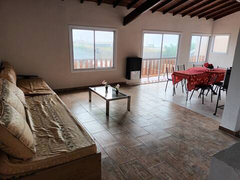 Top Airbnb: House with ocean view 50 meters away en Parque Camet