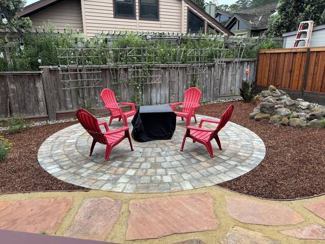 Charming 3BR/3BA Home Moss Beach gallery image 5