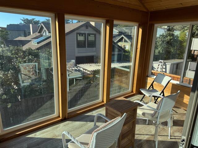 Charming 3BR/3BA Home Moss Beach gallery image 3