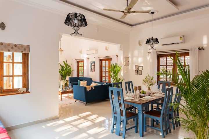 Dining area image 3