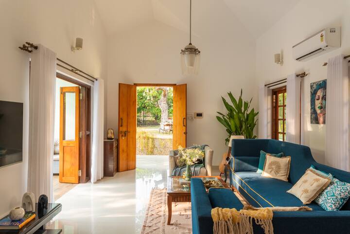 Living room image 7