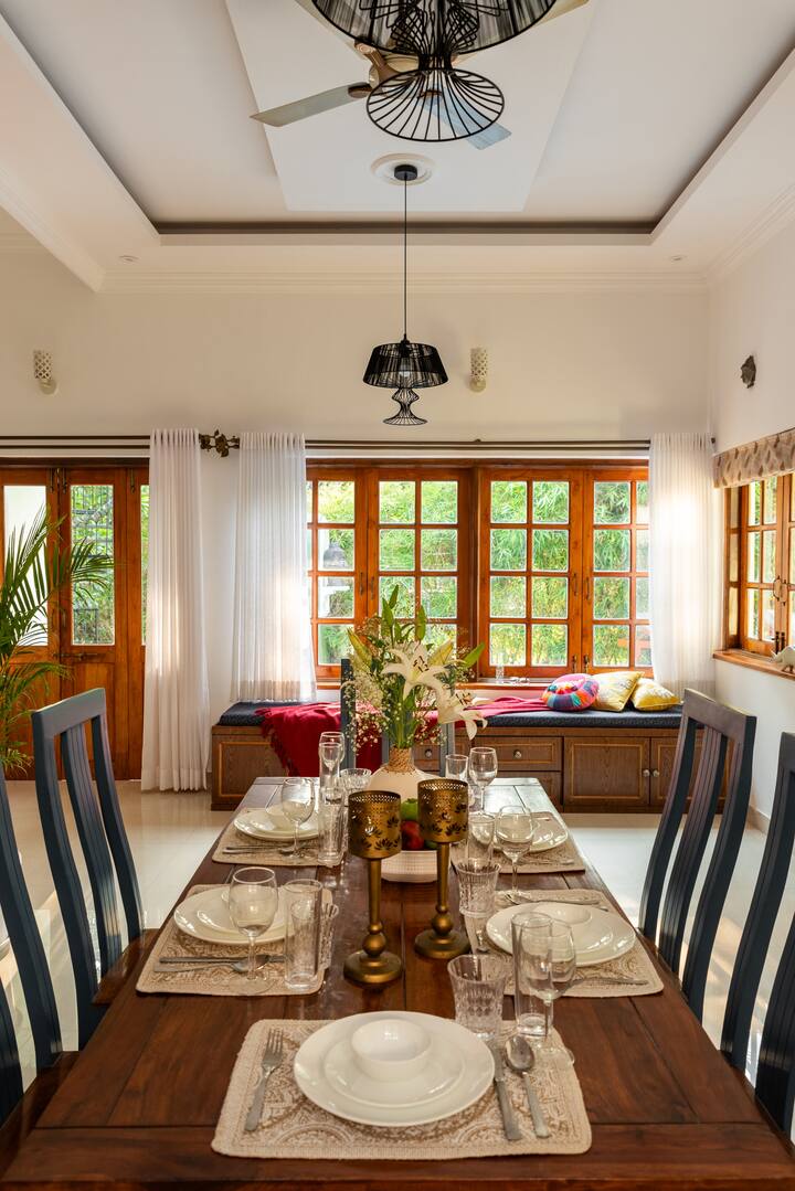 Dining area image 1