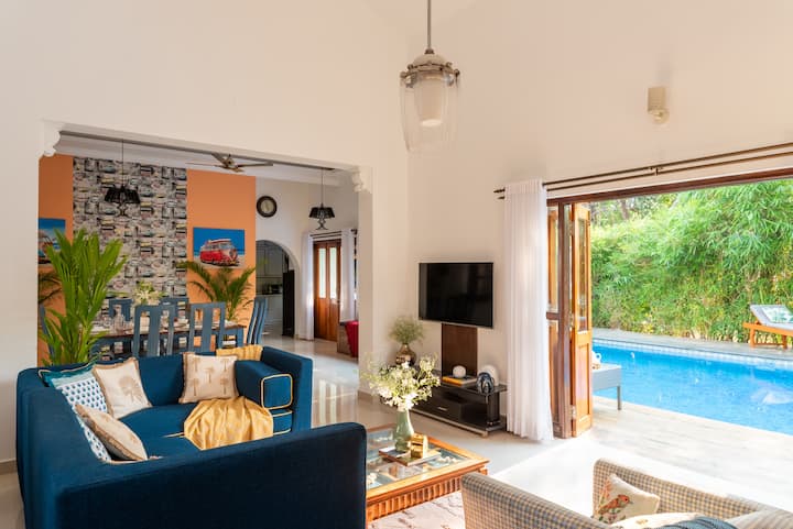 Living room image 6
