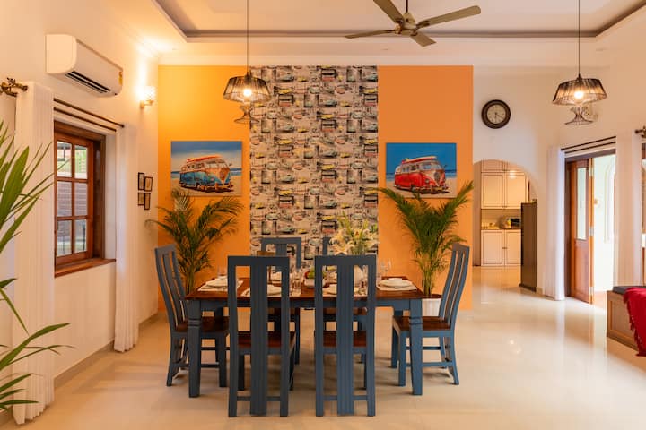 Dining area image 2
