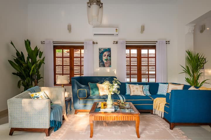 Living room image 3