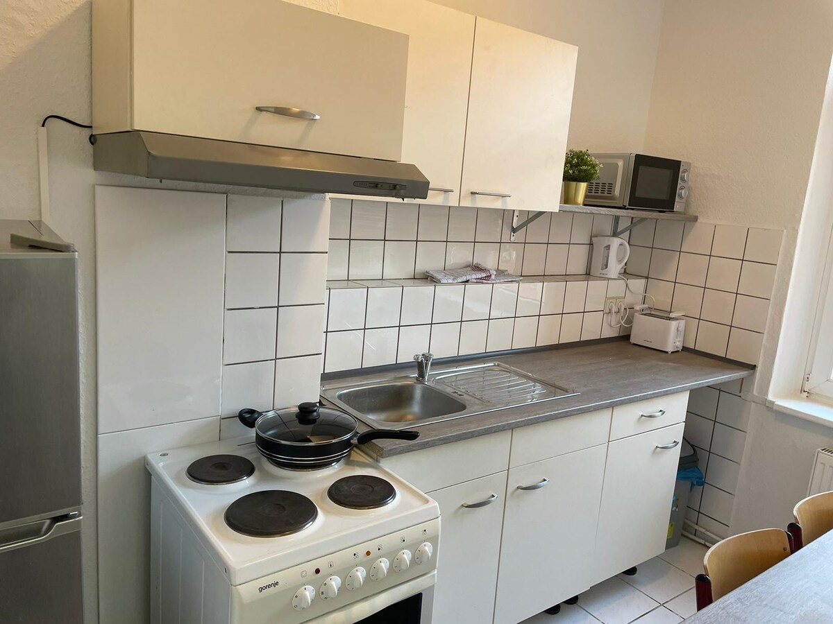 Popular Airbnb listing: Worker accommodations in Linden-Mitte, near the B6 in Linden Nord