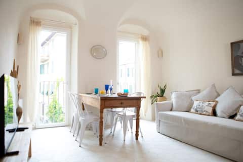 Proprietà Airbnb di successo: Mistral Suite - historic charm in the center a Diano Marina