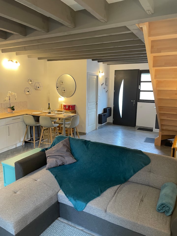 Sofa bed for sleeping 2
Sheets available upon request at the time of booking and to be paid on-site. 