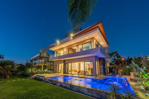 Villa Talia – Luxury Stay, Golf & Spa & Lake View