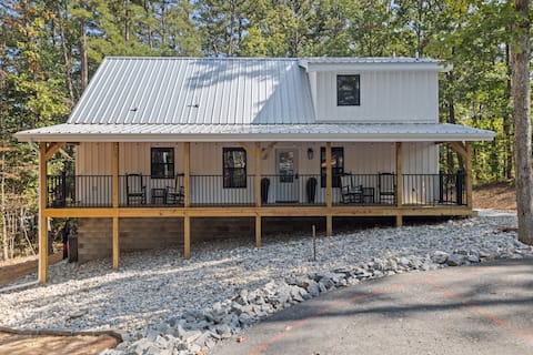 Ozark Shores- Lakefront, Hot Tub, Air Hockey