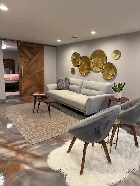 Popular Airbnb listing: Modern Private Entry Garden Level Suite in Congress Park
