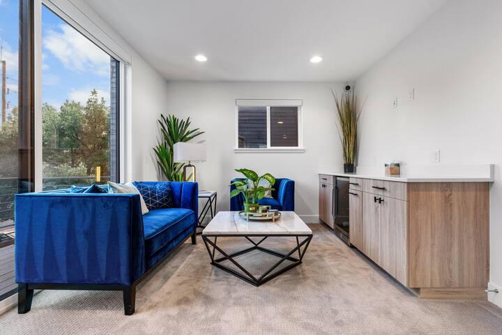 Modern LoHi Home, Rooftop Views gallery image 5