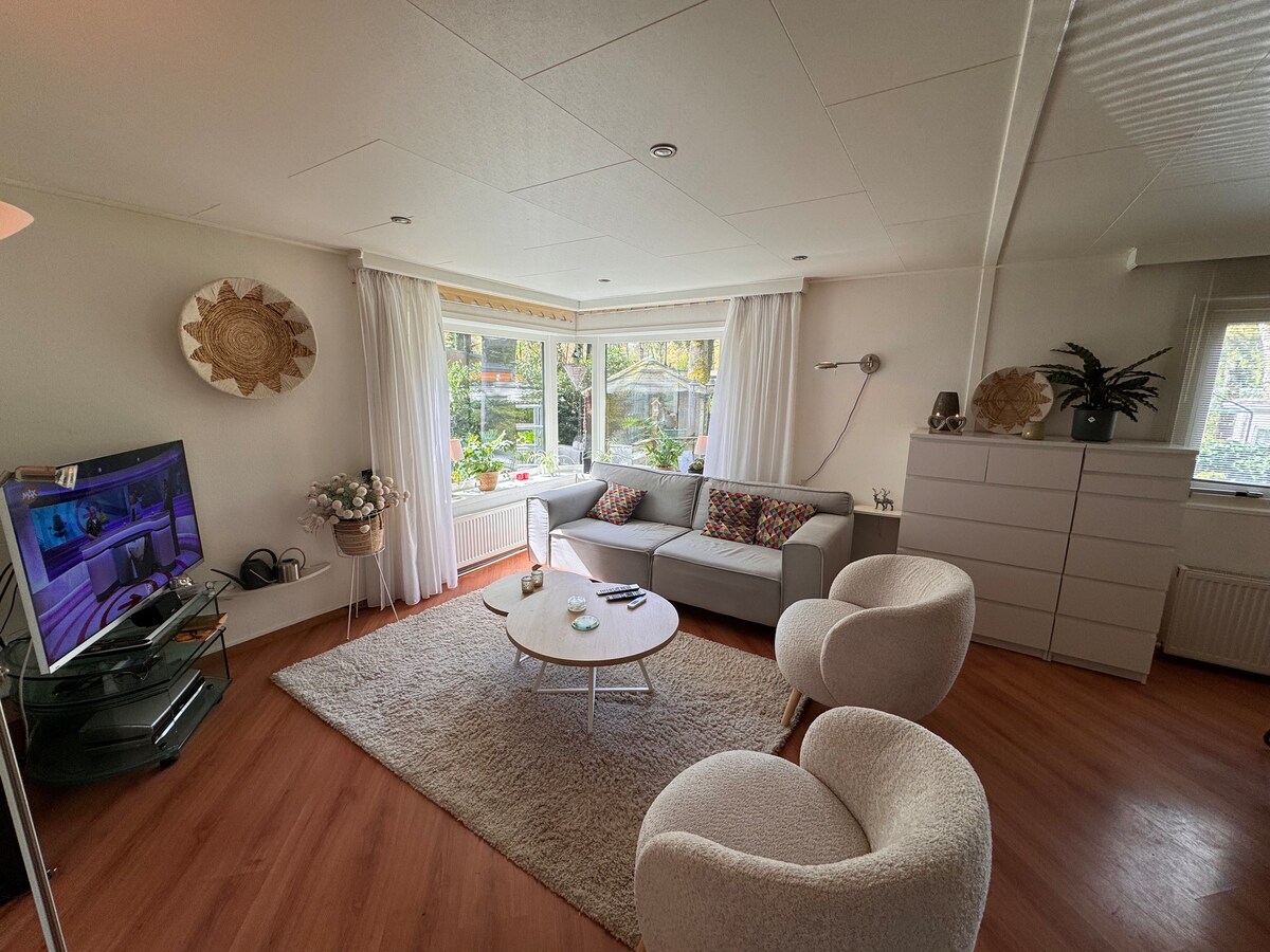 Successful Airbnb property: Big Holiday Home / Private Jacuzzi in Hoenderloo En Omgeving