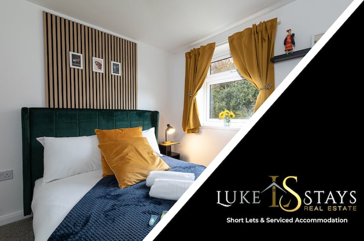 Luke Stays- Newton Hall Cottage - Durham