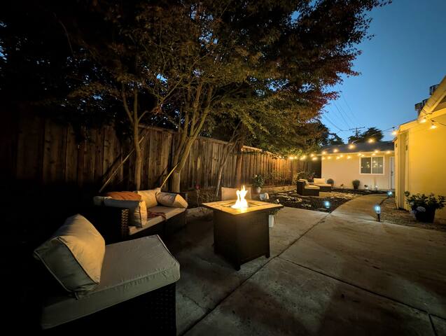 Cozy Stay | Pet-Friendly | Near Tech & Schools gallery image 4