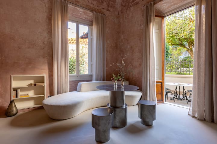 Design-led Ancient Painted Unit - Florença