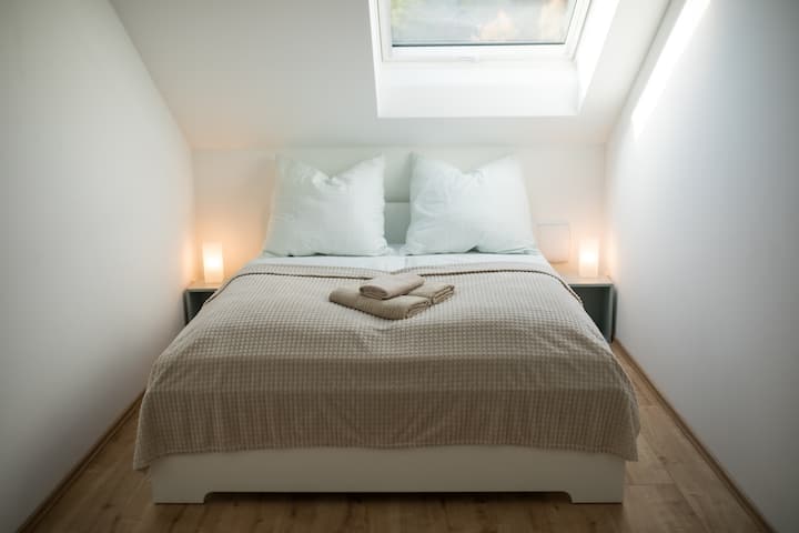 Schlafzimmer 2