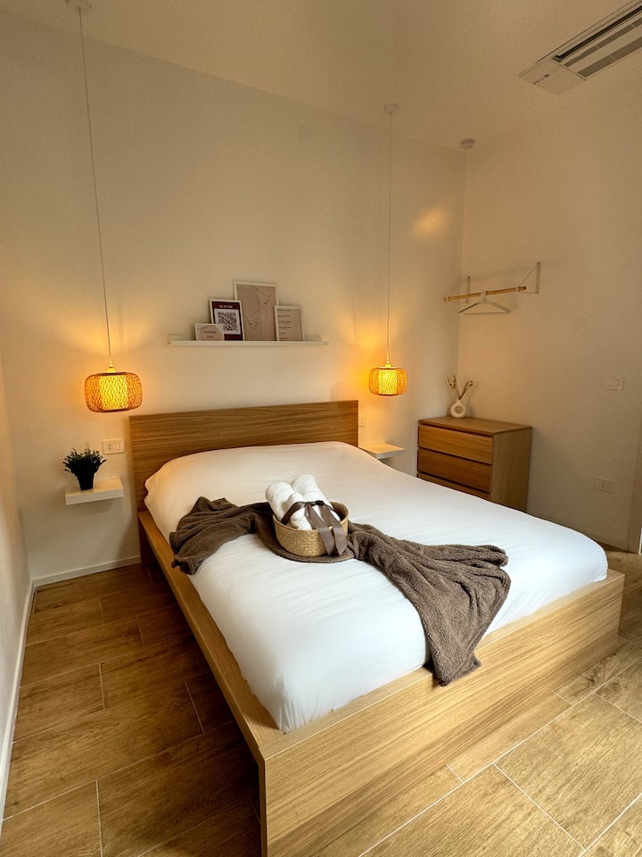 Geräumiges 160 x 200 m großes Bett