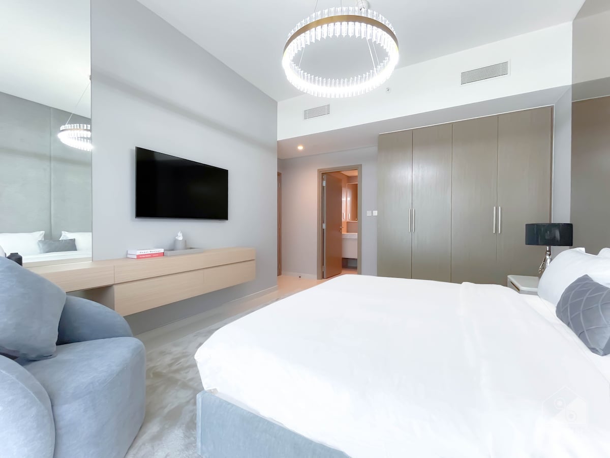 2 Bedroom Furnished Apartment with Burj Khalifa & Fountain View · VI 3