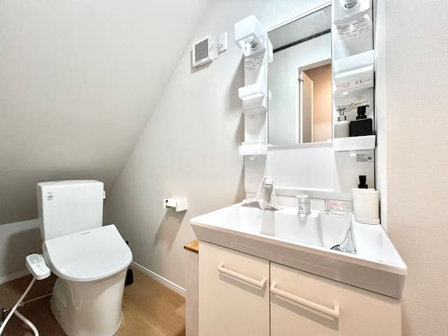 【新上超高品质新房源】独享3层一户建/新御徒町站700米/5间卧室max14人/免费WiFi gallery image 4