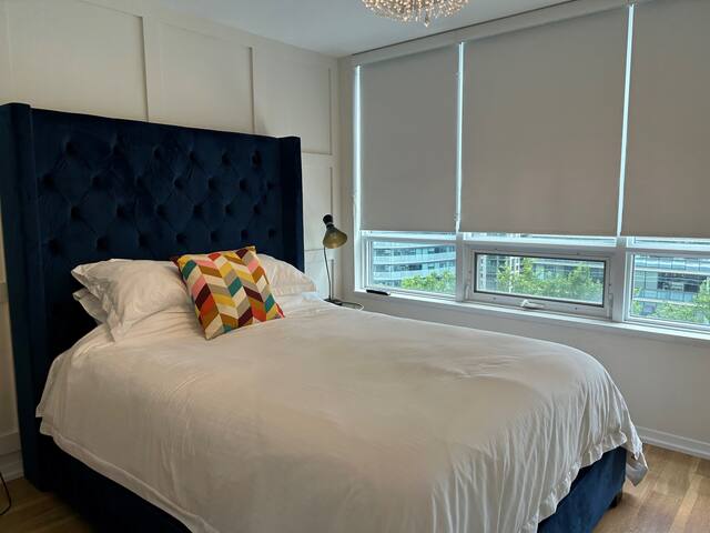 Central and Chic 2 Bedroom Apt gallery image 3