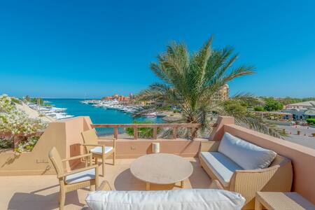 Luxury apartment on the Marina