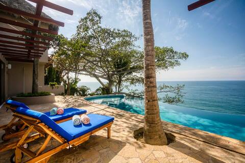 Casa Miramar - Oceanfront Villa