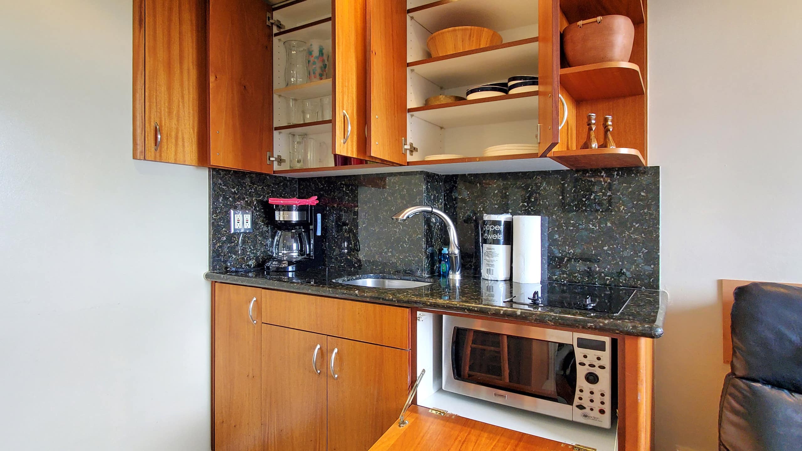 Condo in Honolulu · ★4.58 · 1 bedroom · 1 bed · 1 private bath - Image 3