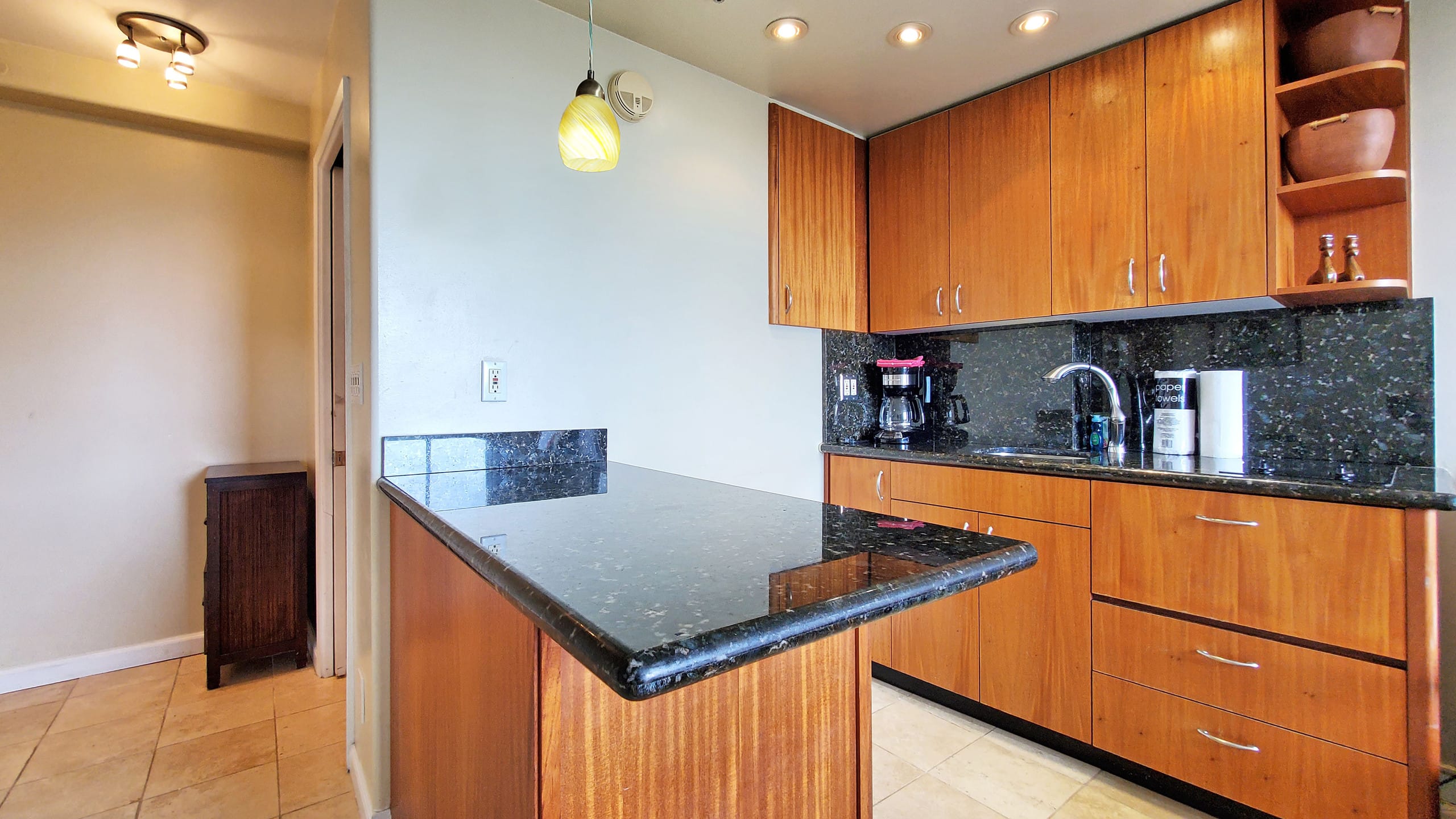 Condo in Honolulu · ★4.58 · 1 bedroom · 1 bed · 1 private bath - Image 6